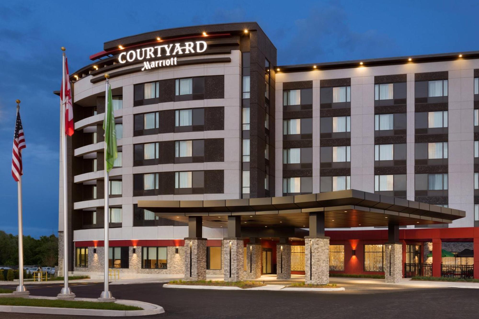 Courtyard By Marriott Toronto Mississauga/West Hotel Exterior photo
