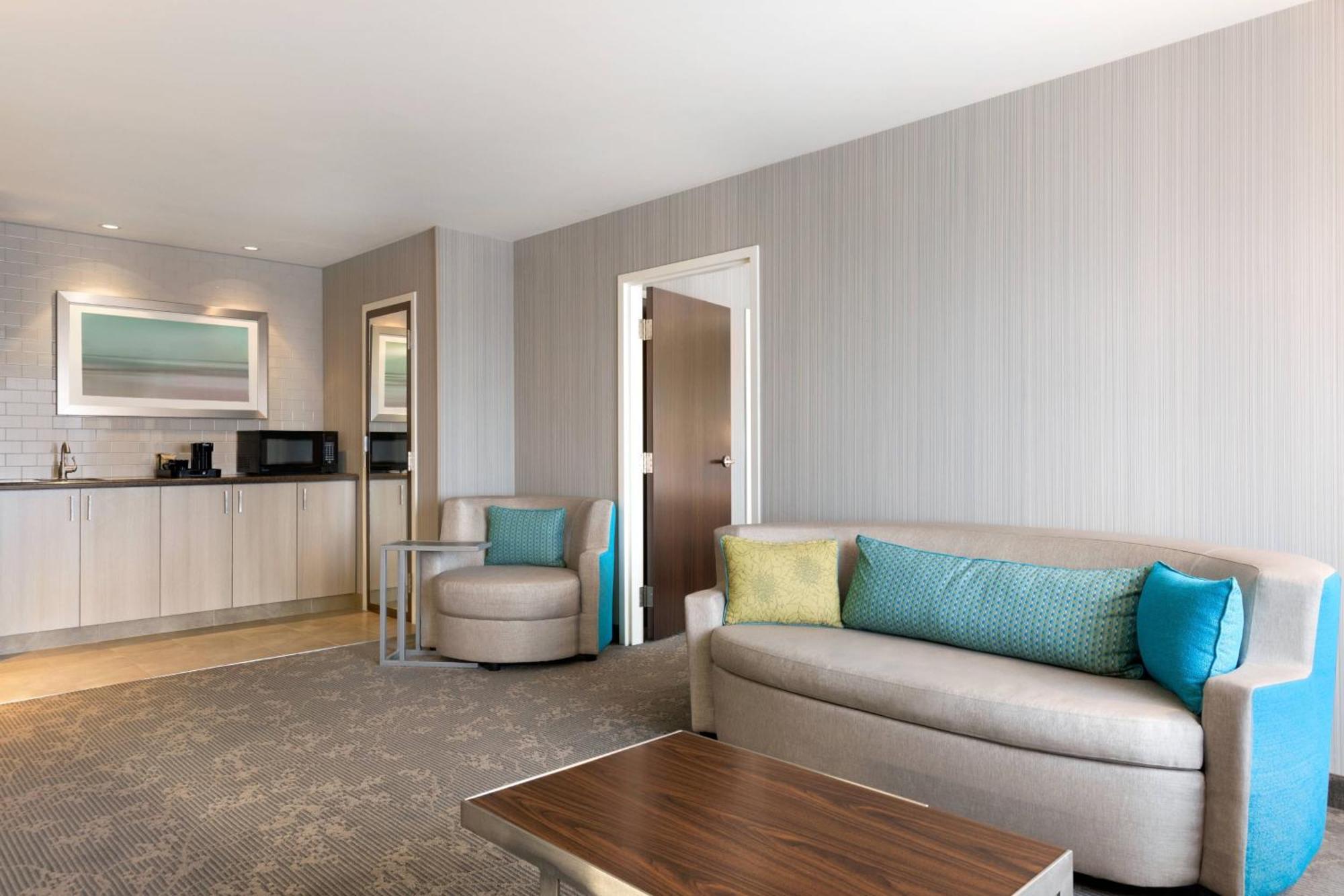 Courtyard By Marriott Toronto Mississauga/West Hotel Exterior photo